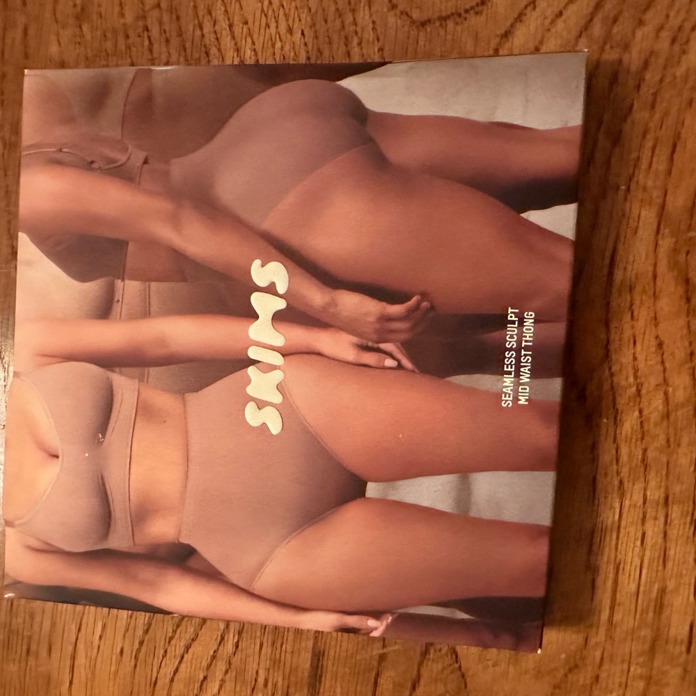 Skims shape wear thong